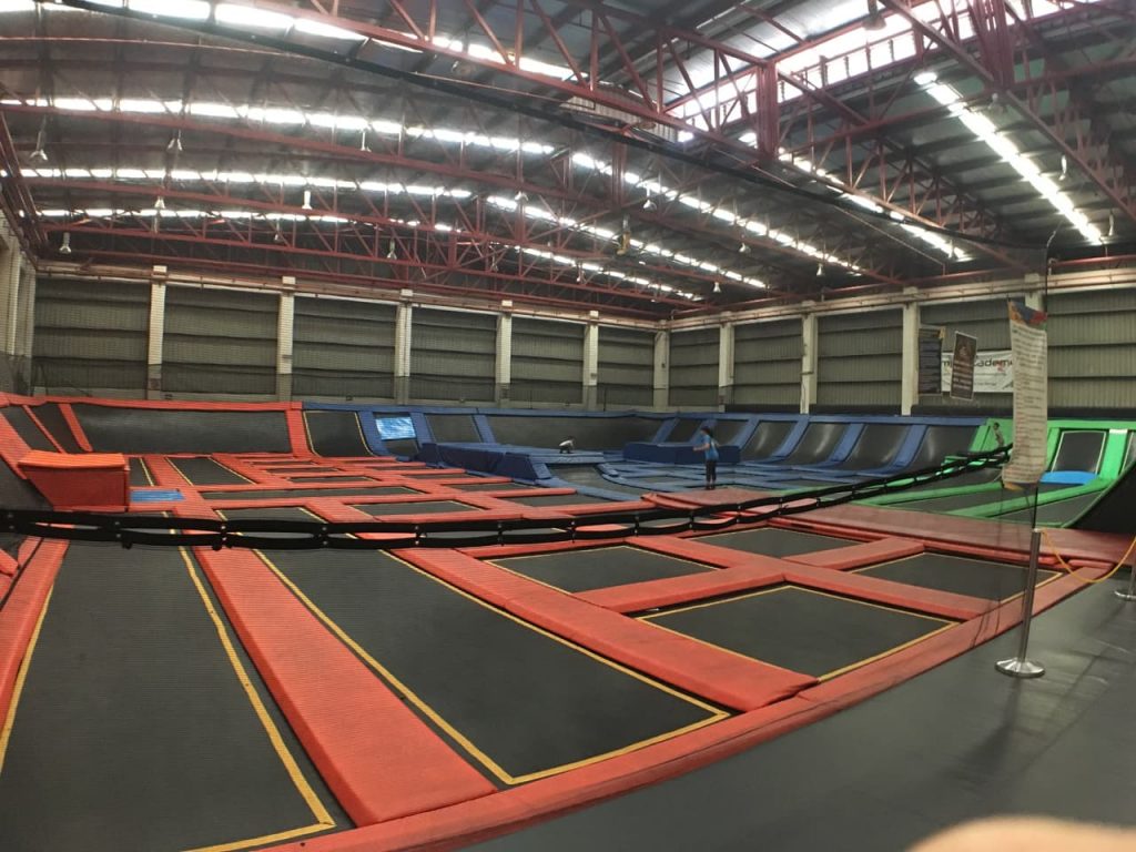 アジア最大級 巨大トランポリンパーク Jump Street Asia KL クアラルンプール遊び場 Masakiマレーシア🇲🇾子連れ移住ブログ