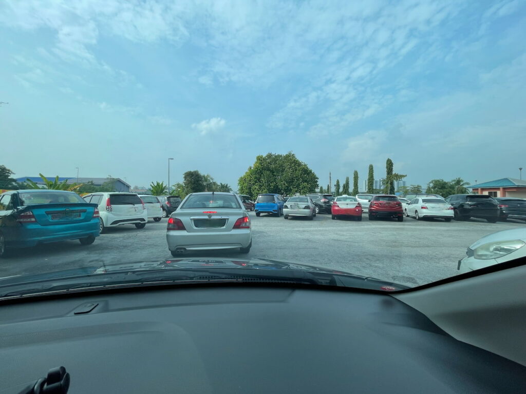 マレーシアの運転免許｜JPJチャレンジ｜JPJ Shah Alam｜駐車場
